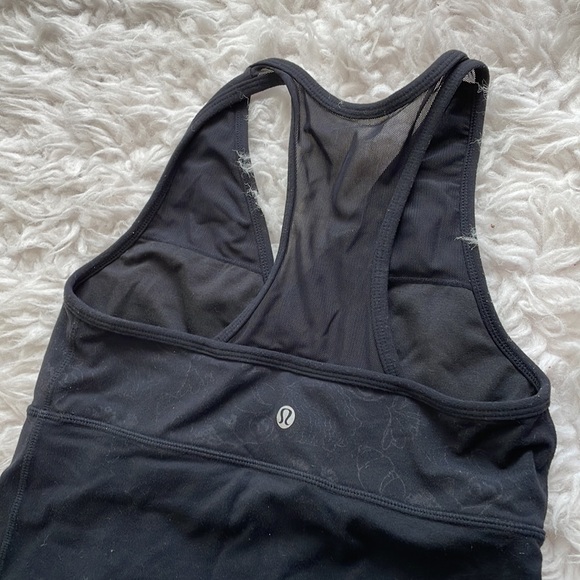 Lululemon tank size 2 - Picture 6 of 9